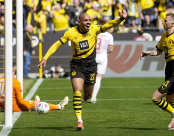 Černý pomohl gólem k výhře Wolfsburgu nad Darmstadtem, Bayern podlehl Stuttgartu