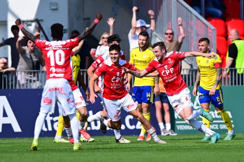 Pardubice porazily doma Zlín 2:0, hosté klesli na poslední místo