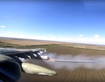 Zelenskyj uvedl, že jeho jednotky nad Doněckou oblastí sestřelily letoun Su-25