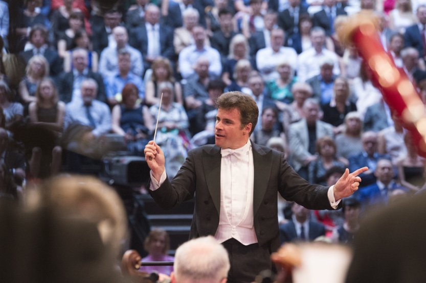 Pražské jaro zahájí Berlínští filharmonici, Hrůša povede špičkové operní sólisty