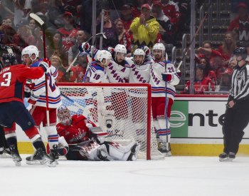 Druhé kolo play off NHL začne dnes duelem Rangers s Carolinou