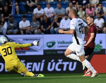 Sparta vyhrála na Slovácku 4:2 a ligu vede zase o čtyři body