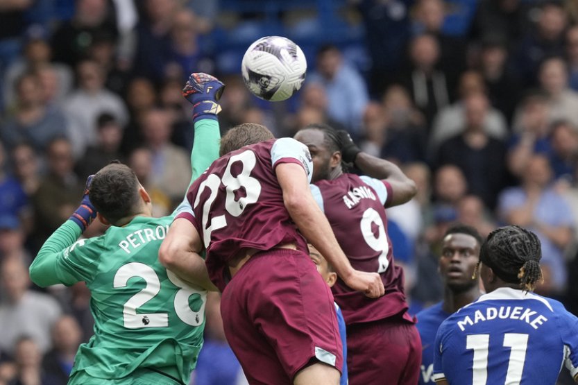 Chelsea deklasovala Součkův a Coufalův West Ham, Liverpool porazil Tottenham