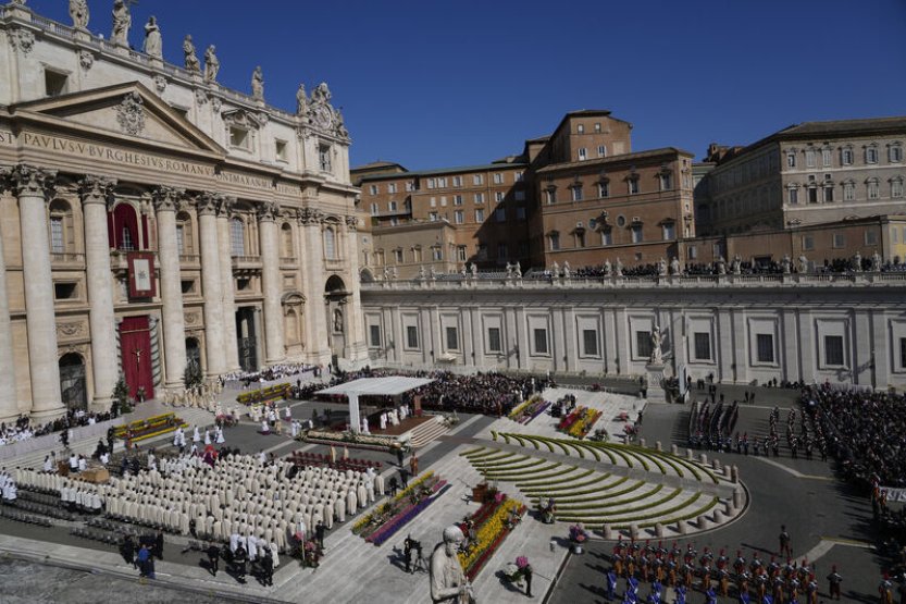 Při vstupu do Vatikánu zadrželi faráře z Česka, měl u sebe pistoli