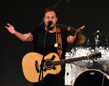 Křížek vydal nahrávku III, Marpo nahrává v USA, Xindl X má singl a chystá album