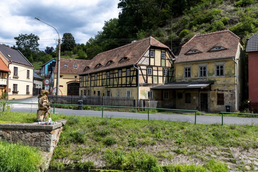 Povrly na Ústecku shromažďují exponáty do chystaného muzea v kovárně