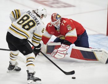 Zacha s Pastrňákem pomohli Bostonu nahrávkami k první výhře nad Floridou