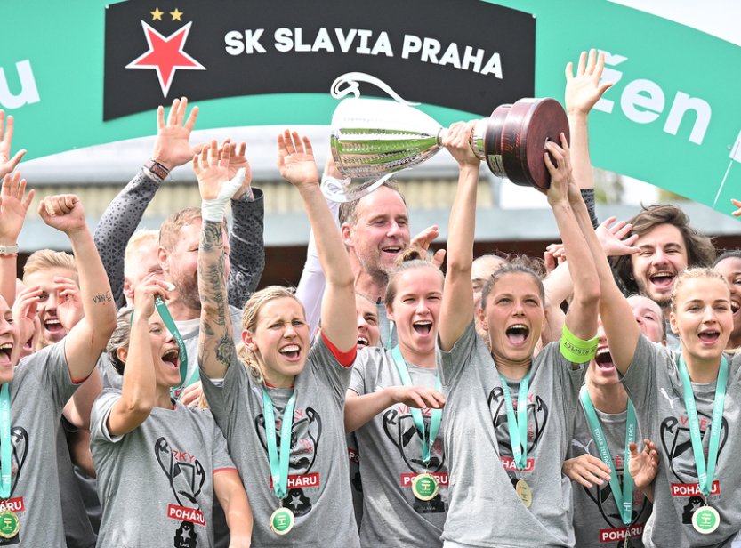 Fotbalistky Slavie opět ovládly po lize i pohárovou soutěž