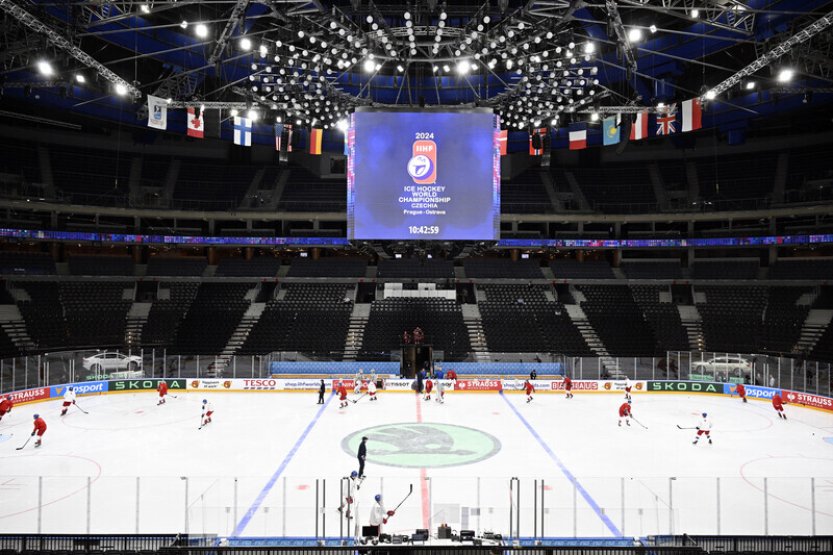 Hokejisté mají na soupisce 22 hráčů, mimo zůstali Ščotka, Lenc a Kovařčík