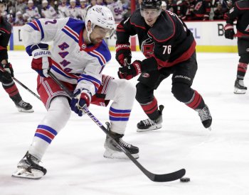 Chytil si zahrál v NHL po půl roce a radoval se z výhry Rangers na ledě Caroliny