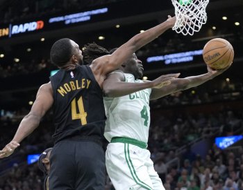 Cleveland s Dallasem v play off NBA oplatily soupeřům vysoké porážky