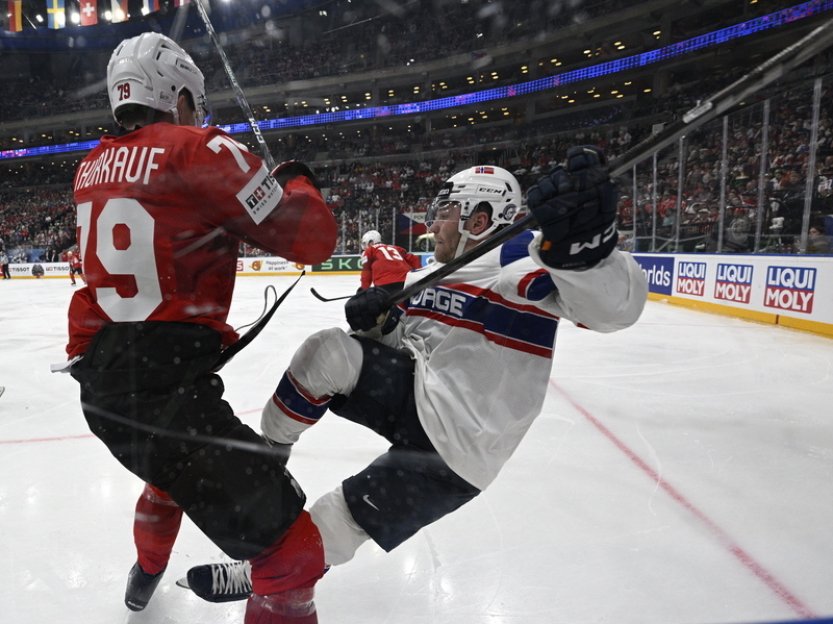 Švýcarští hokejisté na úvod MS v Praze porazili Norsko 5:2