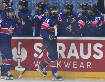 Úžasné, komentoval kanonýr Litvínova Kirk atmosféru MS v Praze