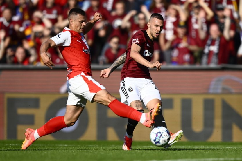 Holeš: Derby patřilo brankářům a ne střelcům, o titulu ještě rozhodnuto není