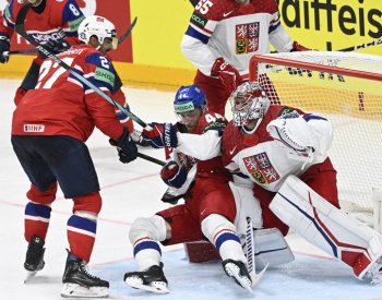 Těžká první třetina, řekl Mrázek po třech rychle inkasovaných gólech s Nory