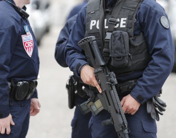 Při útoku na vězeňskou dodávku ve Francii zahynuli dva dozorci, vězeň uprchl