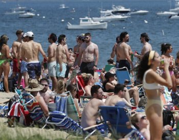 Průzkum: Částečný digitální detox si chce na letní dovolené dopřát 69 pct Čechů