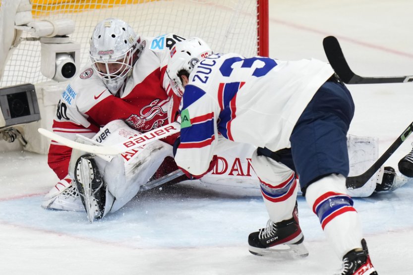 Norští hokejisté zdolali Dánsko a poprvé na MS v Praze bodovali