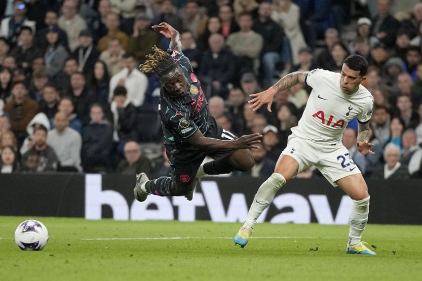 Manchester City porazil Tottenham a před posledním kolem vede o dva body