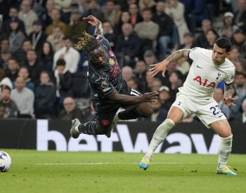 Manchester City porazil Tottenham a před posledním kolem vede o dva body