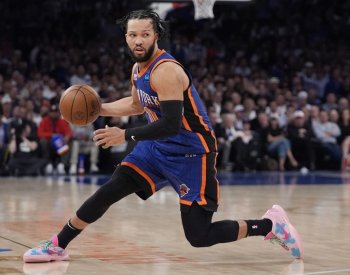 New York a Denver vyhrály v NBA pátá utkání, zářili Brunson s Jokičem