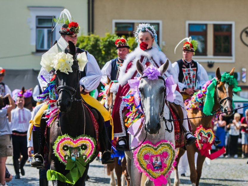 Jízda králů v podání chasy ze Skoronic projela Kyjovem, letos měla 30 koní