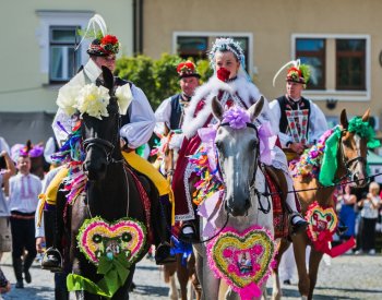 Jízda králů v podání chasy ze Skoronic projela Kyjovem, letos měla 30 koní