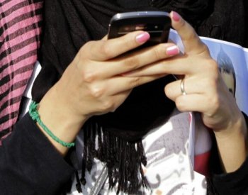 Objem přenesených mobilních dat loni stoupl o 43 procent, uvedl ČTÚ