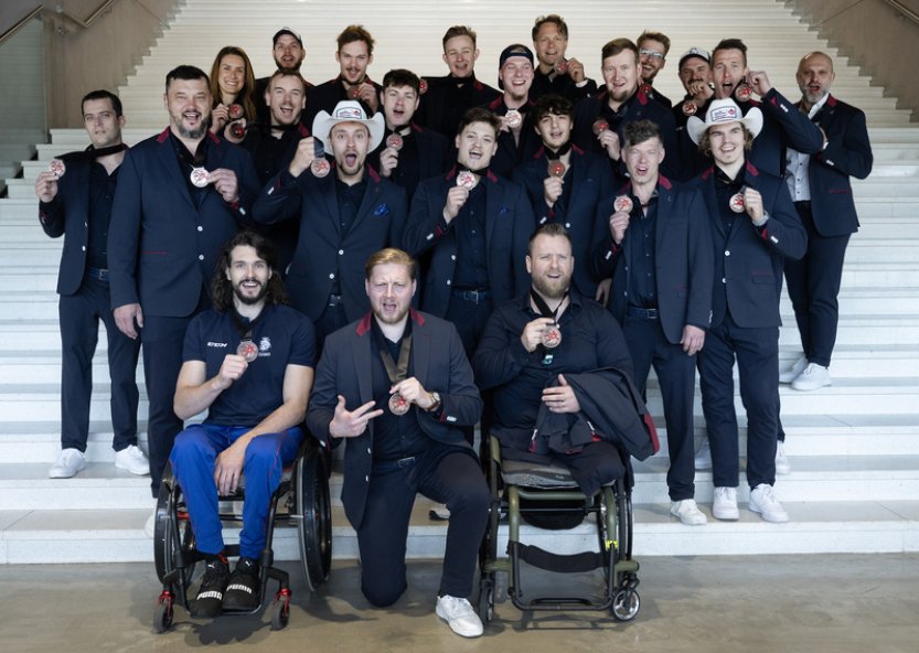 Parahokejisté doufají, že hokejisté budou slavit také medailový úspěch