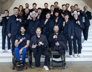 Parahokejisté doufají, že hokejisté budou slavit také medailový úspěch