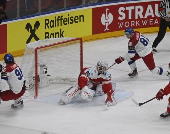 Kubalíkovi se po prvním gólu na MS ulevilo, smekl před Tomáškovou přihrávkou