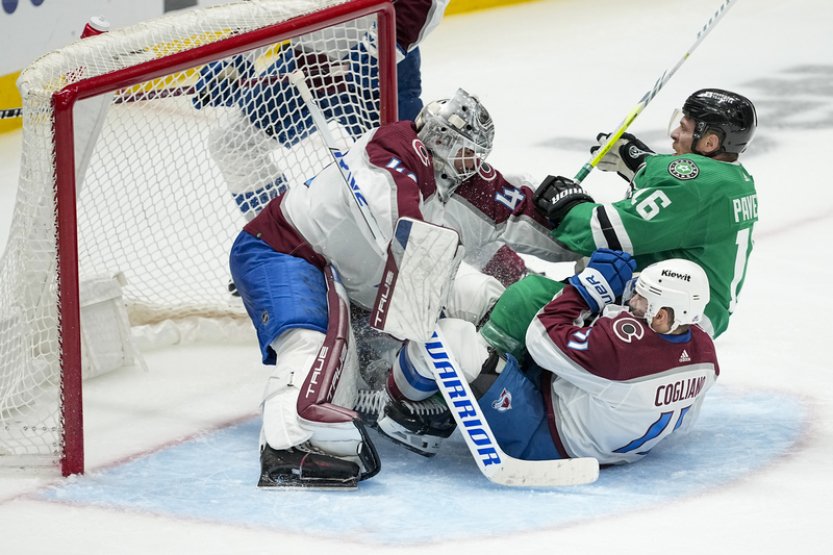 Colorado vyhrálo v Dallasu a udrželo se v play off NHL