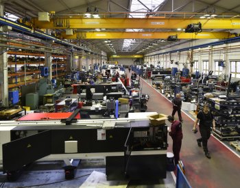 V Kovosvitu zaměstnanci stále nedostali mzdy, výpověď zatím podalo 25 z 220 lidí