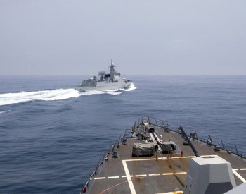 USA uvedly, že čínská válečná loď téměř narazila do jejich plavidla