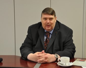 Šéf sudetských Němců varoval před nacionalismem v Evropě