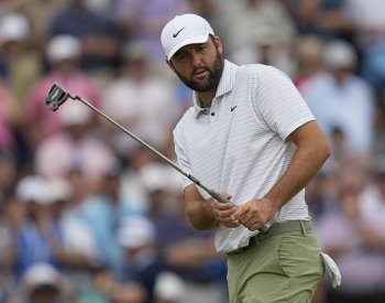 Golfovou jedničku Schefflera zadržela před 2. kolem PGA Championship policie