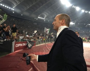 Juventus kvůli chování ve vítězném pohárovém finále odvolal trenéra Allegriho