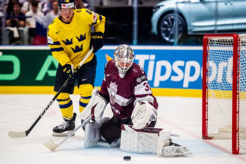 Švédové porazili na MS lotyšské hokejisty 7:2 a jsou nadále stoprocentní