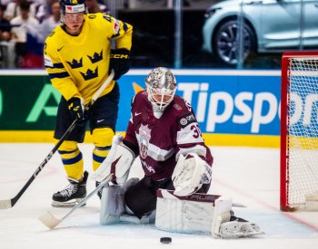 Švédové porazili na MS lotyšské hokejisty 7:2 a jsou nadále stoprocentní