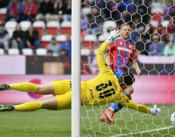 Fotbalisté Ostravy remizovali v Plzni 1:1 a v nadstavbě poprvé bodovali
