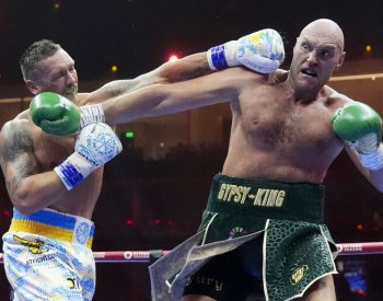 Ukrajinec Usyk porazil Furyho a je absolutním mistrem světa v těžké váze