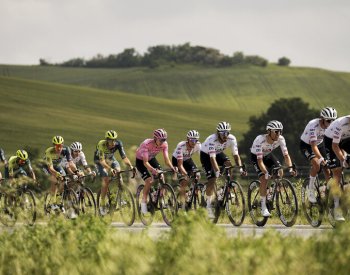 Cyklisty na Giru d'Italia čeká královská etapa