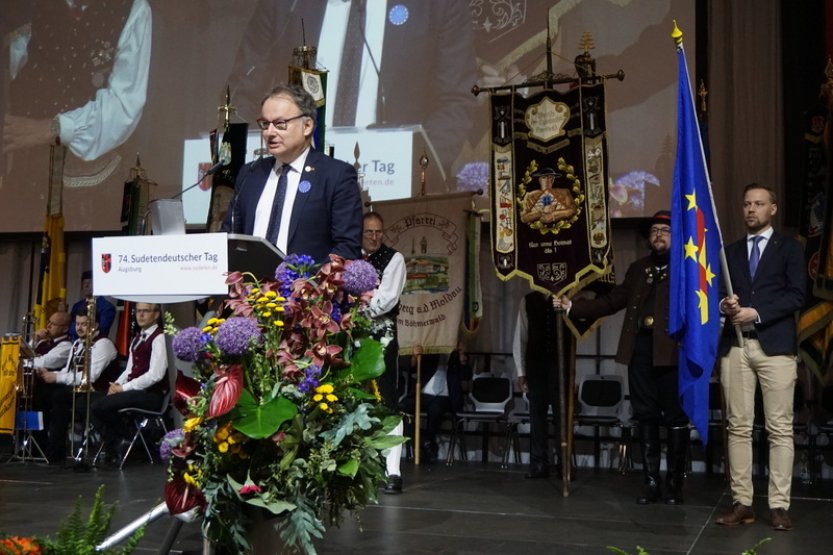 Češi už podle velvyslance Kafky na sudetoněmecké sjezdy nehledí s obavami