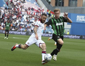 Cagliari porazilo Sassuolo 2:0 a přiblížilo se záchraně v italské lize