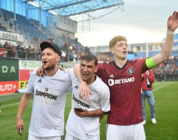 Kapitán Sparty Krejčí podepsal kontroverzní dres, od rasismu se poté distancoval