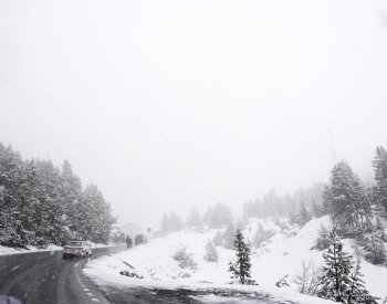 Etapa Gira byla po protestu cyklistů kvůli špatnému počasí výrazně zkrácena