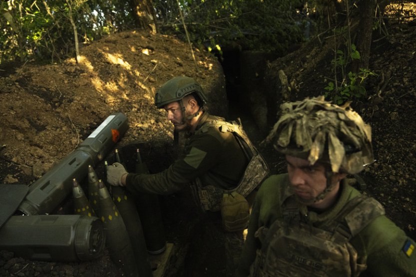 Situace v Doněcké oblasti je podle Zelenského krajně obtížná, armáda manévruje