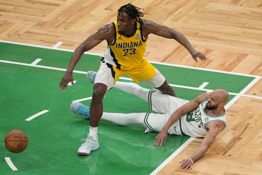 Basketbalisté Bostonu na úvod semifinále NBA udolali Indianu v prodloužení