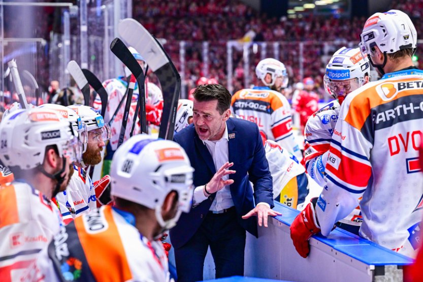 Kouč Zadina dál povede hokejové vicemistry, v Pardubicích podepsal novou smlouvu