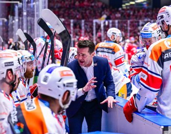 Kouč Zadina dál povede hokejové vicemistry, v Pardubicích podepsal novou smlouvu